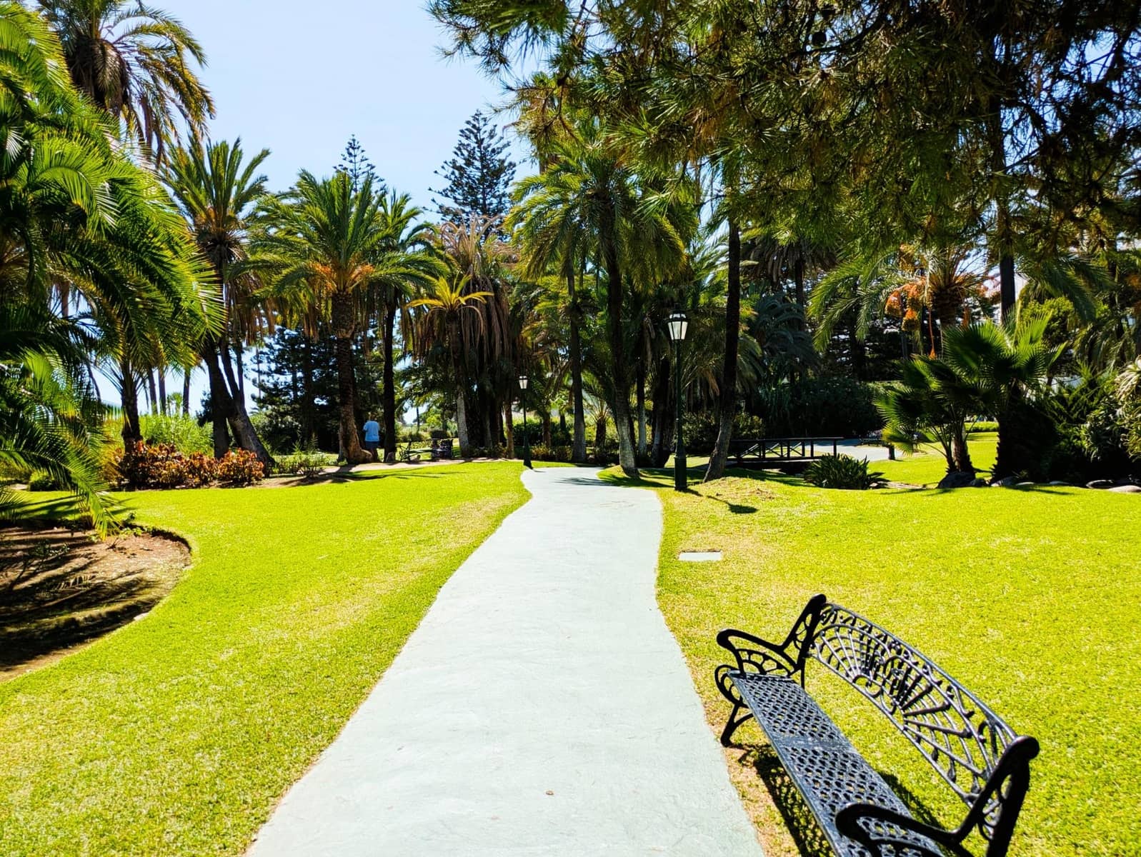 2 bedroom Flat for sale in Marbella with pool garage - € 665,000 (Ref: 9752065)