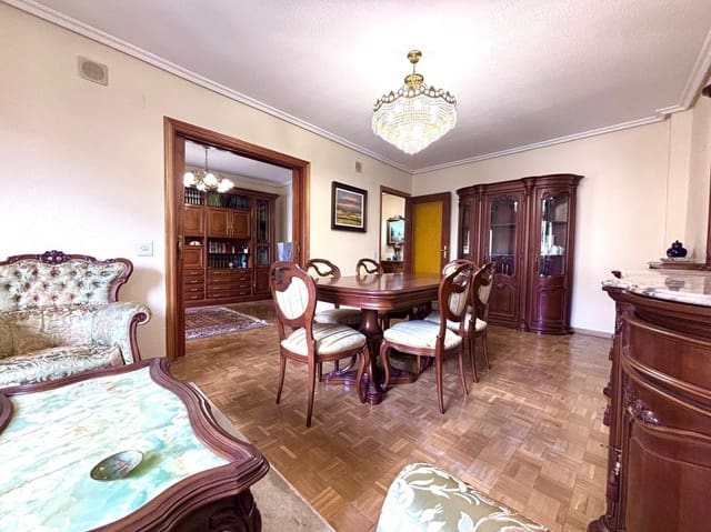 4 soveværelse Lejlighed til salg i Salamanca by med garage - € 630.000 (Ref: 9815875)