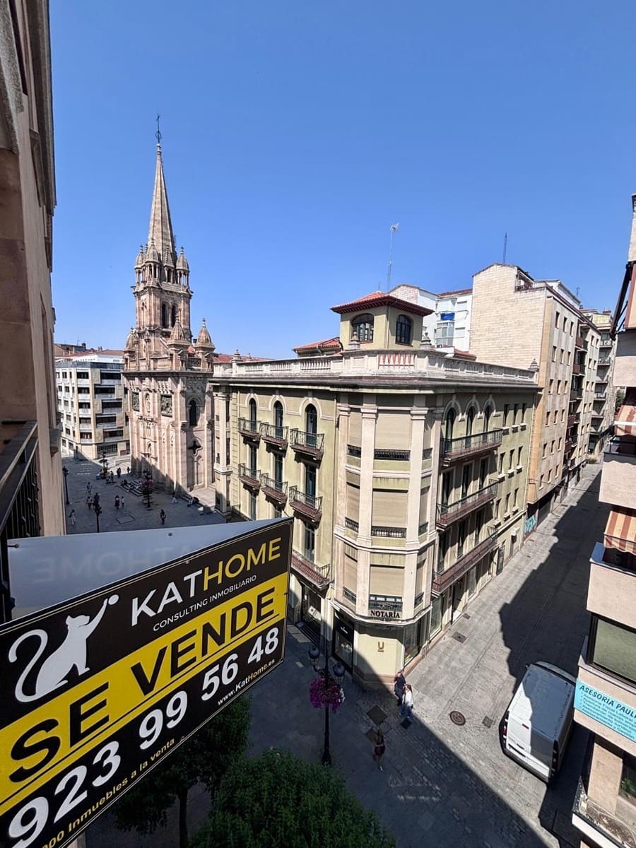 4 bedroom Flat for sale in Salamanca city with garage - € 597,000 (Ref: 9815875)