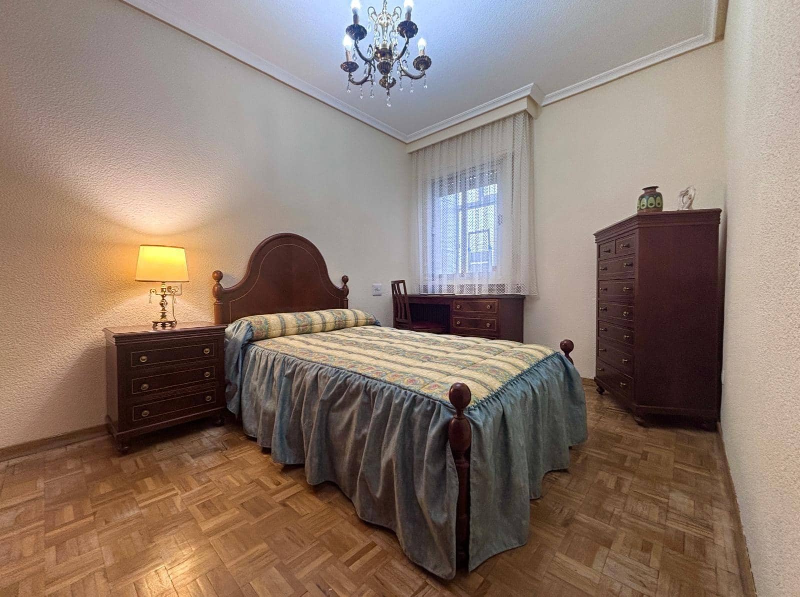 4 bedroom Flat for sale in Salamanca city with garage - € 597,000 (Ref: 9815875)