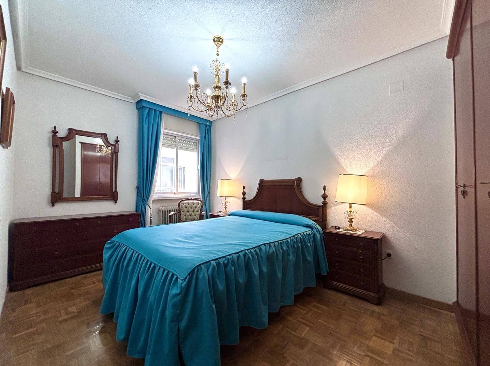 4 bedroom Flat for sale in Salamanca city with garage - € 597,000 (Ref: 9815875)