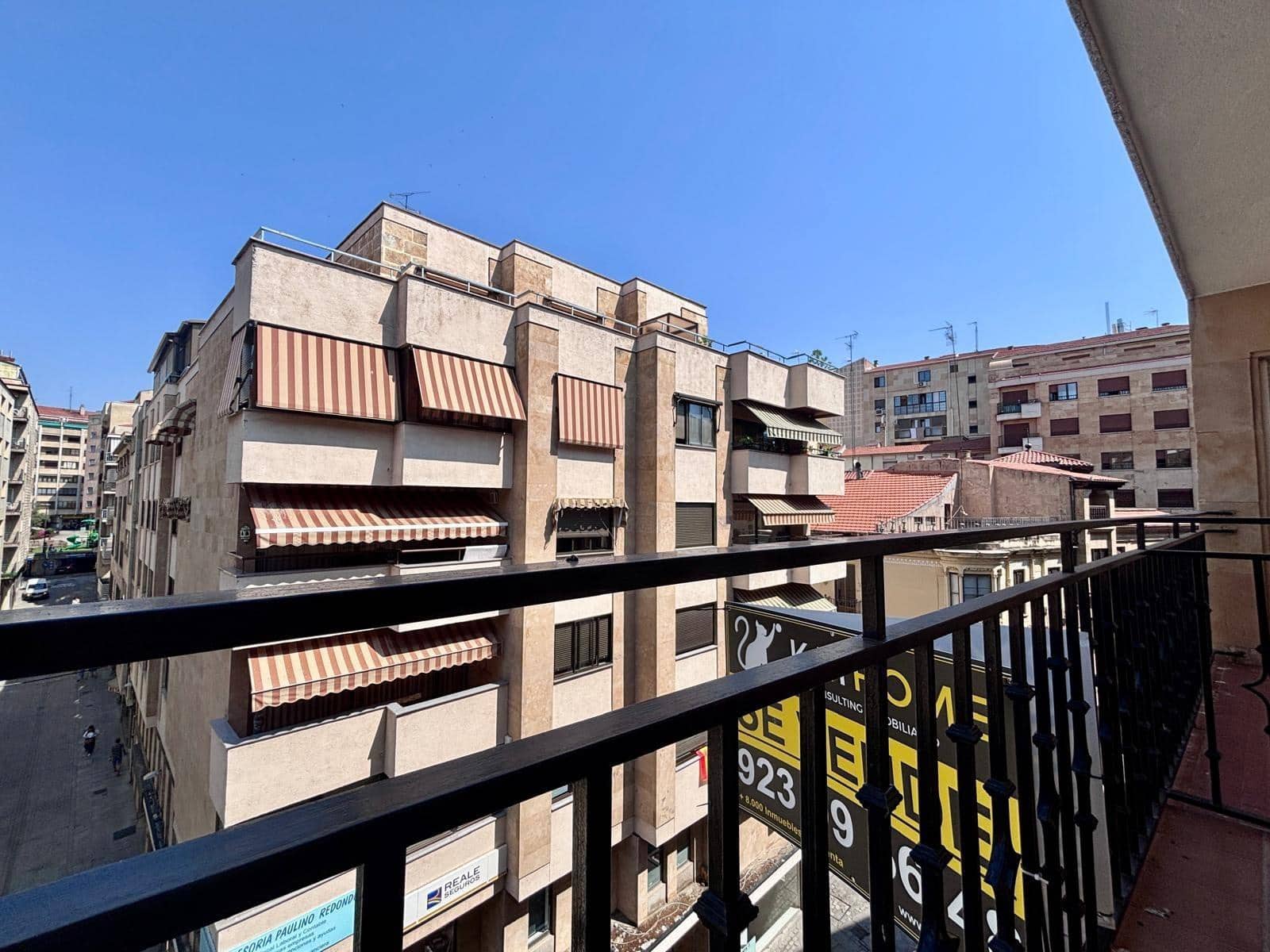 4 bedroom Flat for sale in Salamanca city with garage - € 597,000 (Ref: 9815875)
