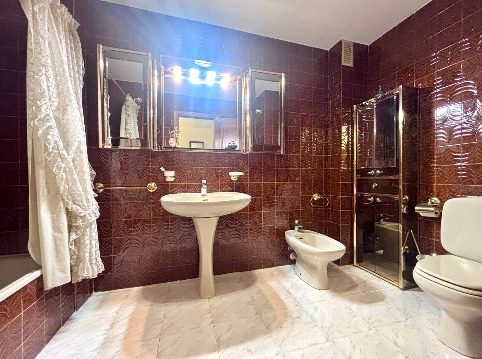 4 bedroom Flat for sale in Salamanca city with garage - € 597,000 (Ref: 9815875)