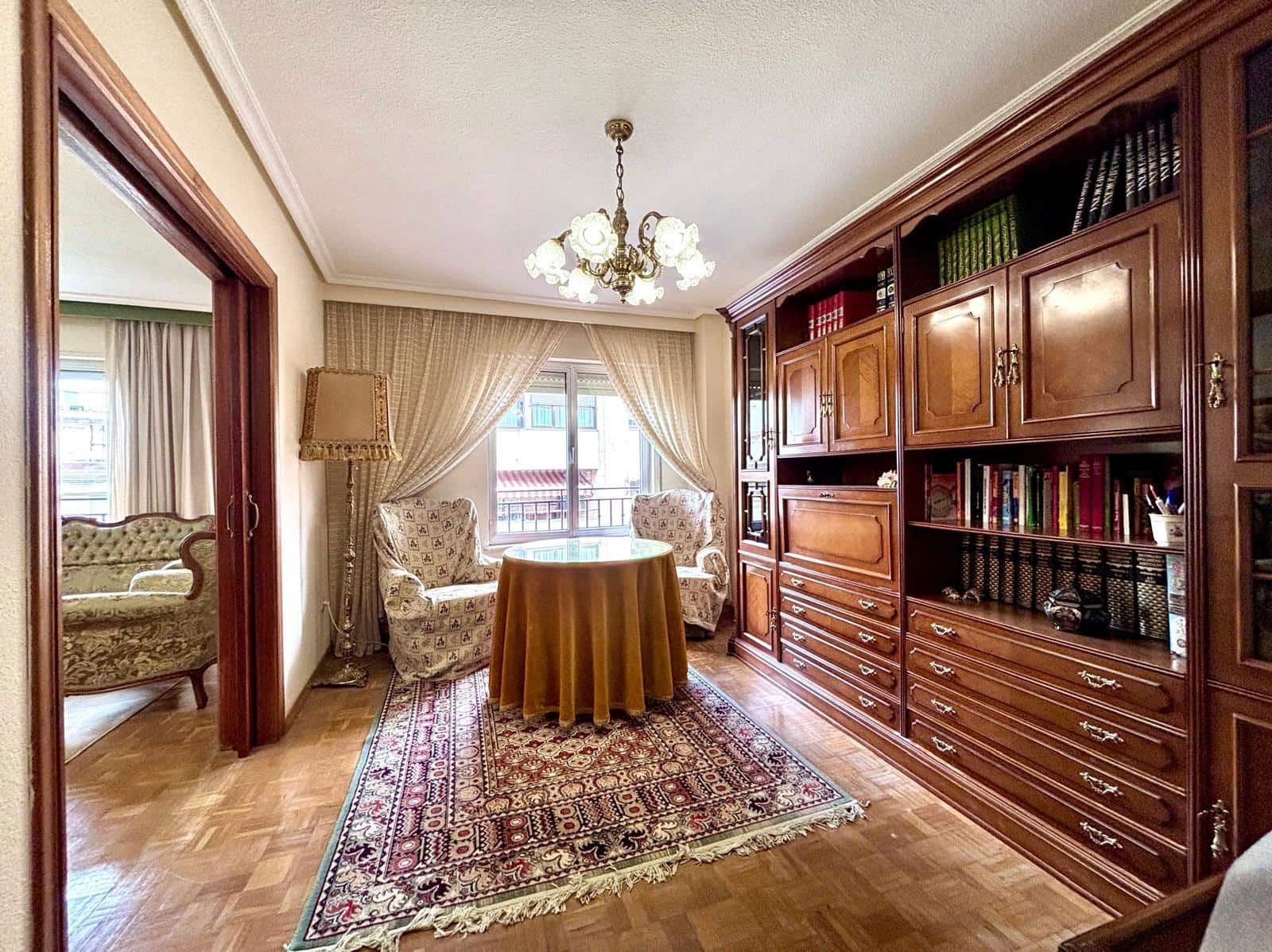 4 bedroom Flat for sale in Salamanca city with garage - € 597,000 (Ref: 9815875)