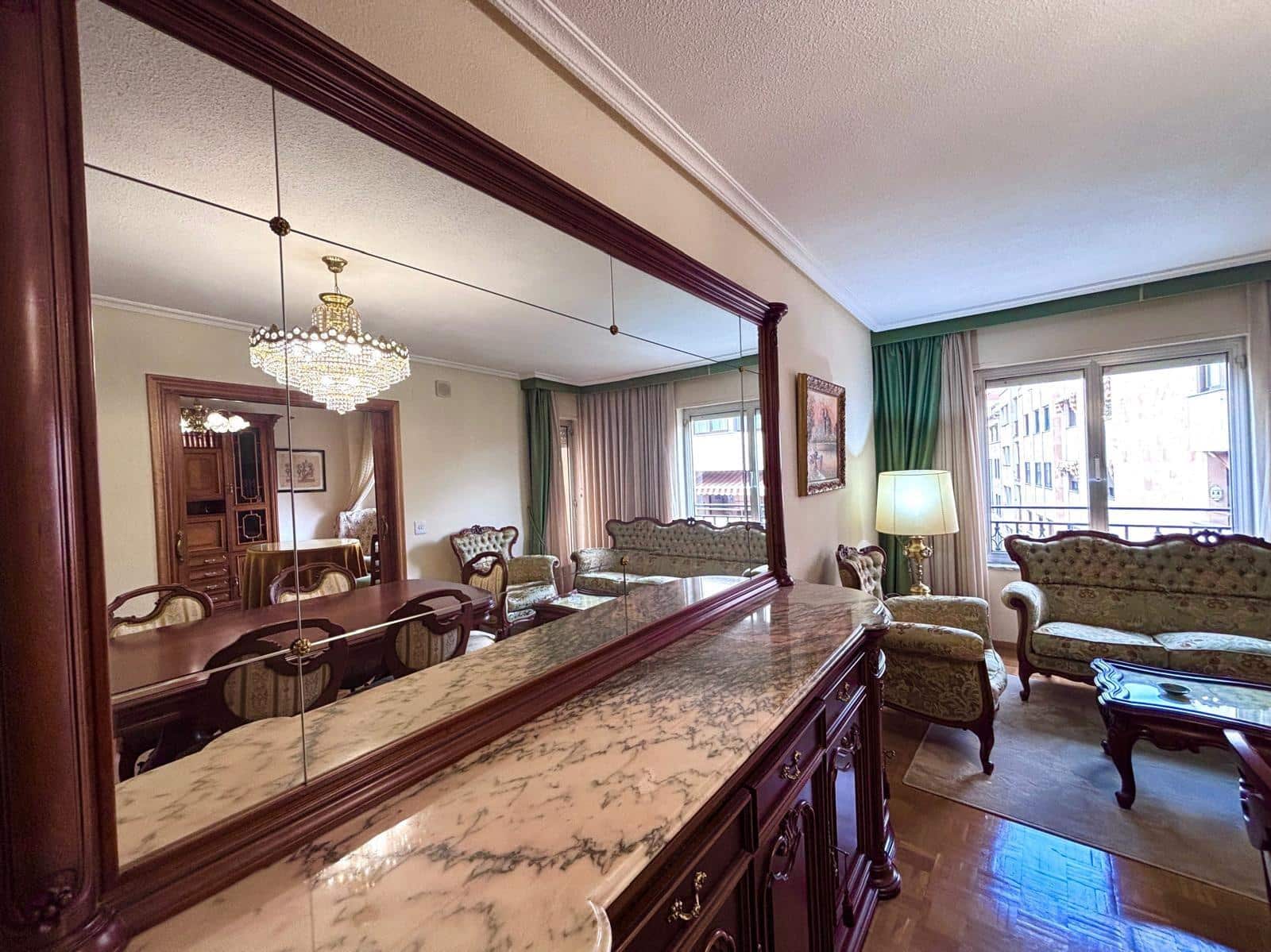 4 bedroom Flat for sale in Salamanca city with garage - € 597,000 (Ref: 9815875)