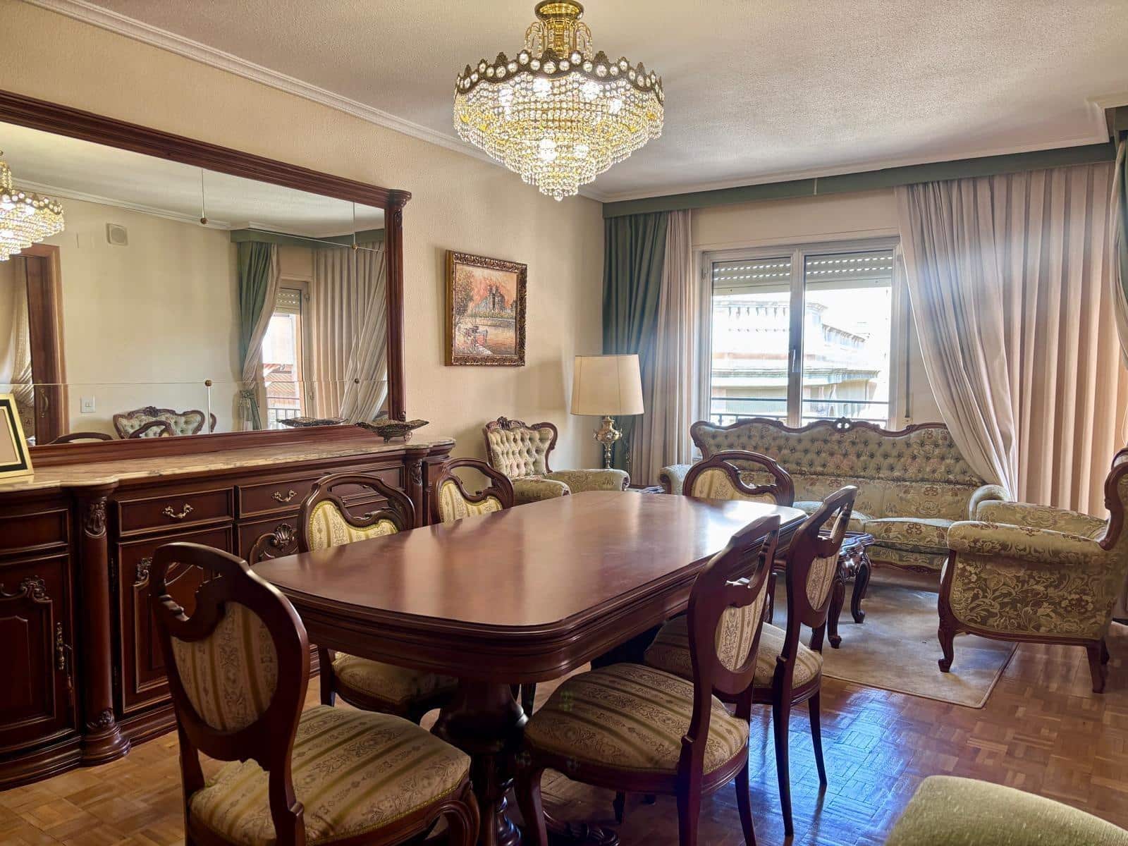 4 bedroom Flat for sale in Salamanca city with garage - € 597,000 (Ref: 9815875)