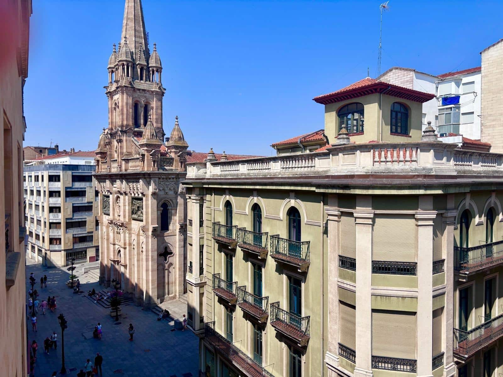 4 bedroom Flat for sale in Salamanca city with garage - € 597,000 (Ref: 9815875)