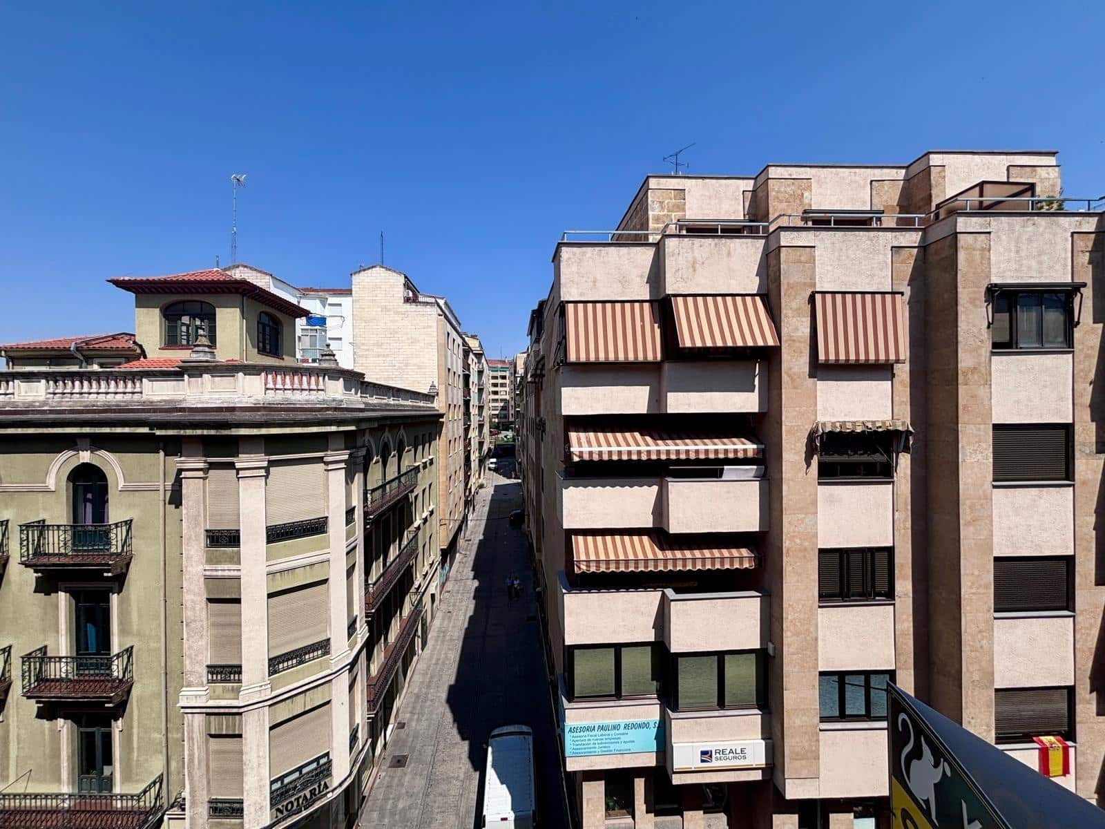 4 bedroom Flat for sale in Salamanca city with garage - € 597,000 (Ref: 9815875)