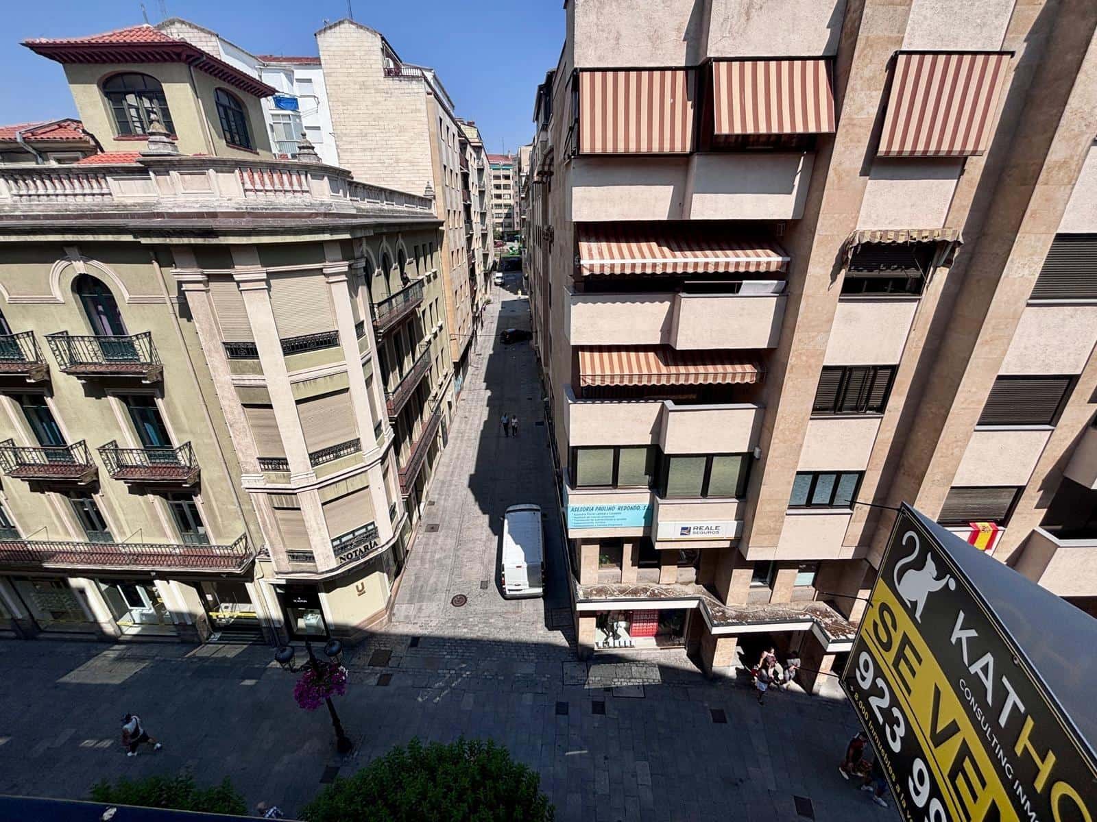 4 bedroom Flat for sale in Salamanca city with garage - € 597,000 (Ref: 9815875)