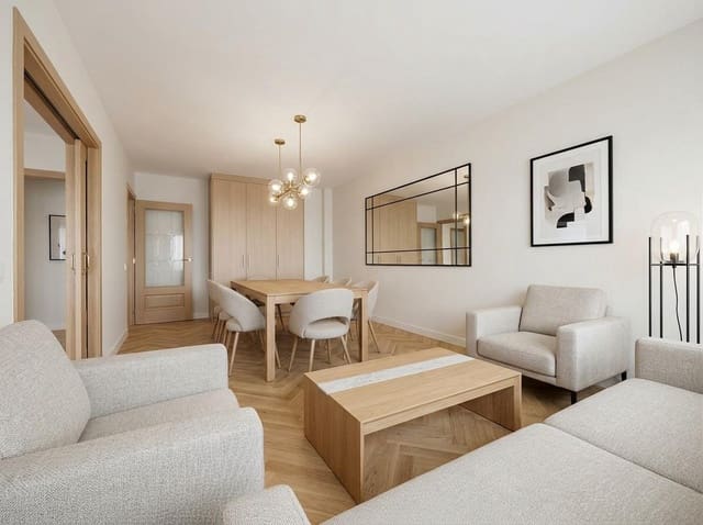 4 bedroom Flat for sale in Salamanca city with garage - € 499,000 (Ref: 9815875)