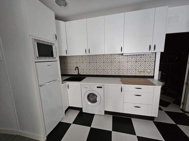 Appartement de 1 chambre à louer à Salamanque ville - 690 € (Ref: 9815876)