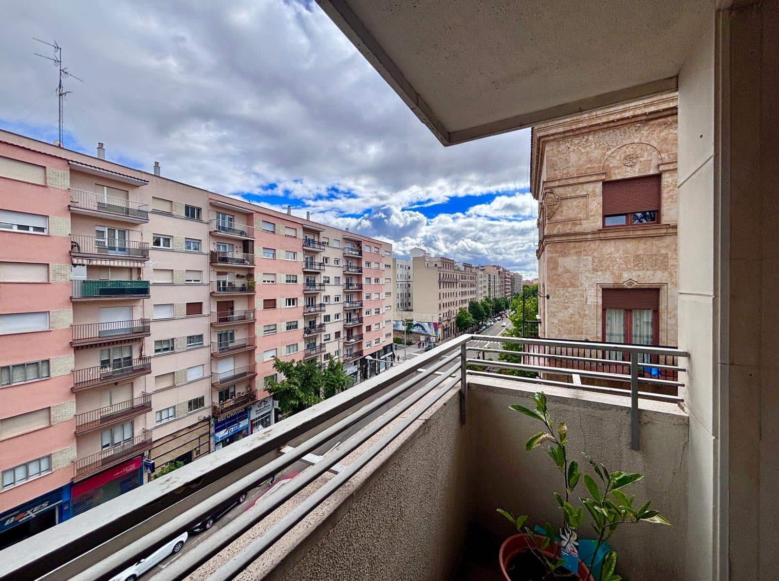5 bedroom Penthouse for sale in Salamanca city with garage - € 475,000 (Ref: 9836689)