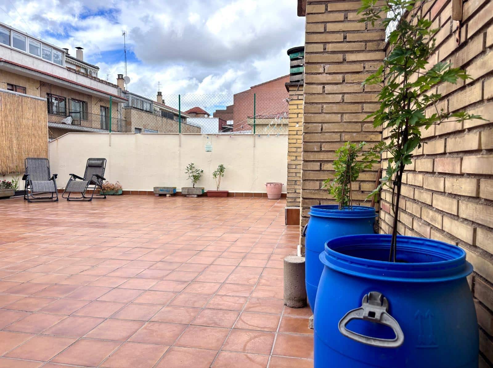 5 bedroom Penthouse for sale in Salamanca city with garage - € 475,000 (Ref: 9836689)