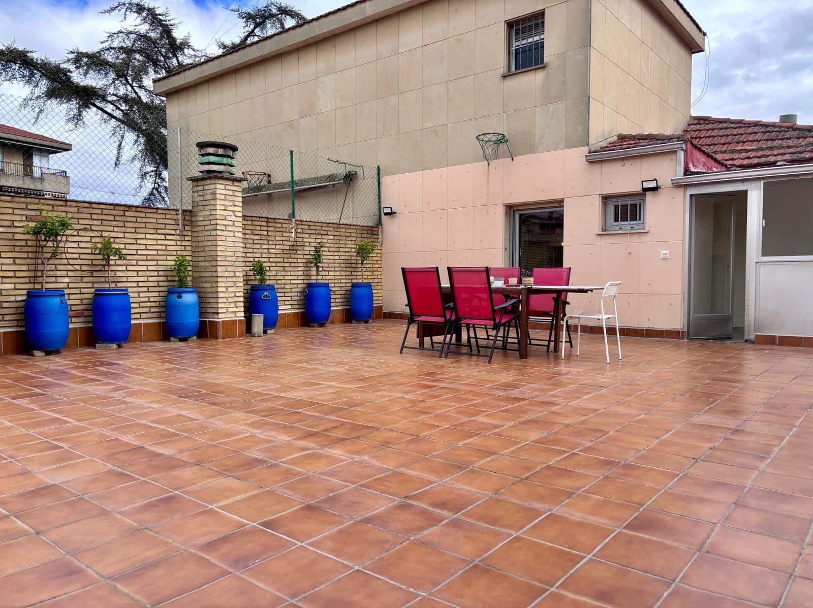 5 bedroom Penthouse for sale in Salamanca city with garage - € 475,000 (Ref: 9836689)