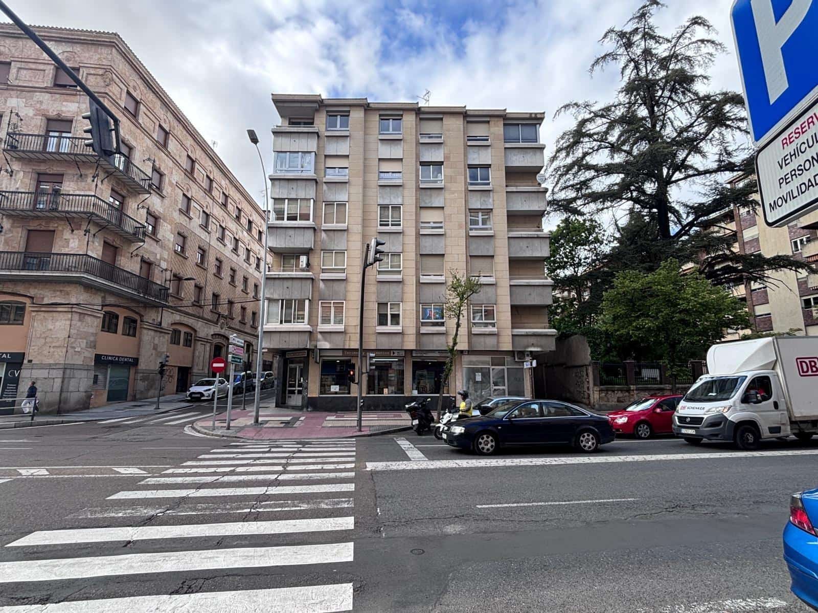 5 bedroom Penthouse for sale in Salamanca city with garage - € 475,000 (Ref: 9836689)
