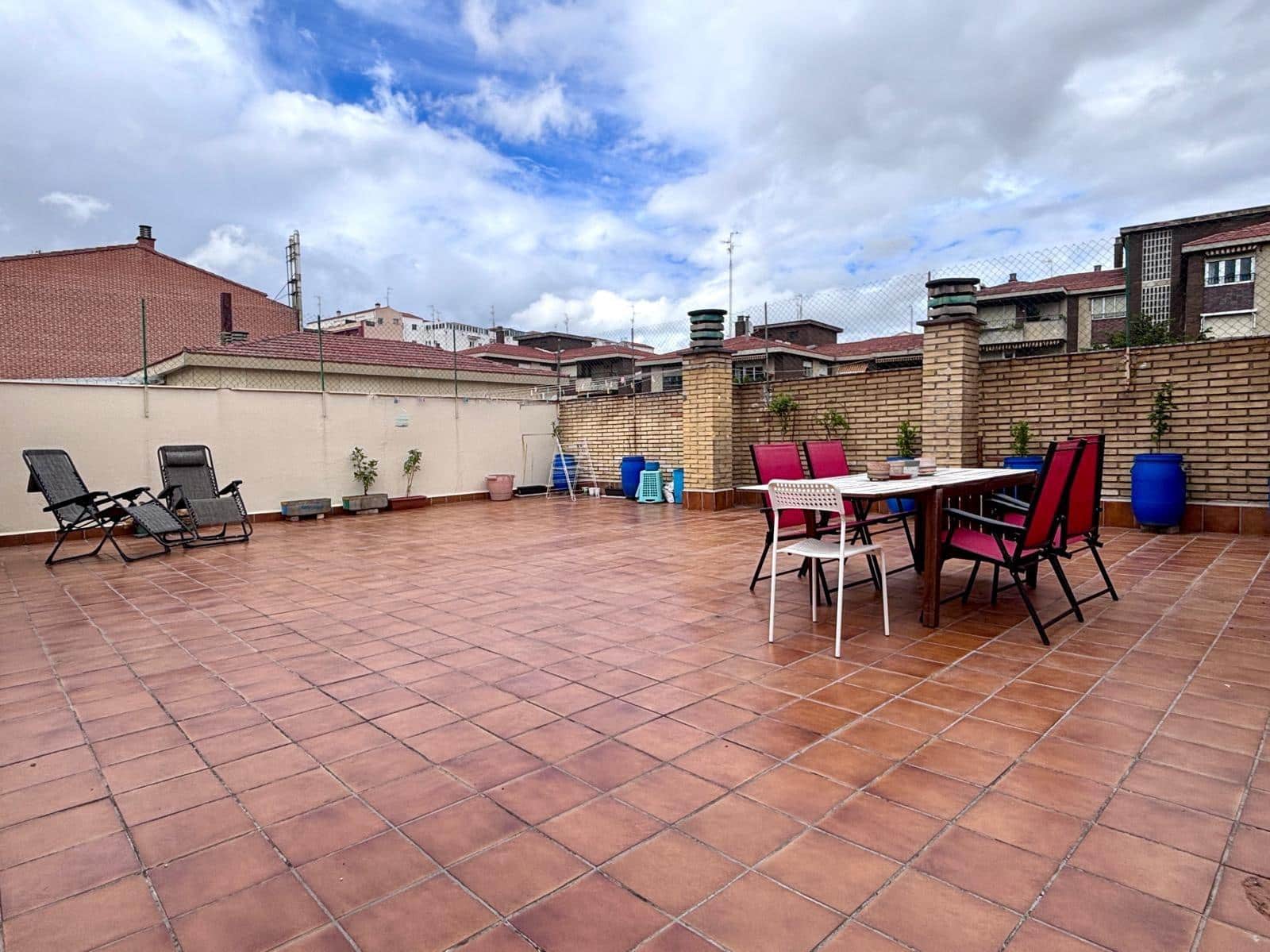 5 bedroom Penthouse for sale in Salamanca city with garage - € 475,000 (Ref: 9836689)