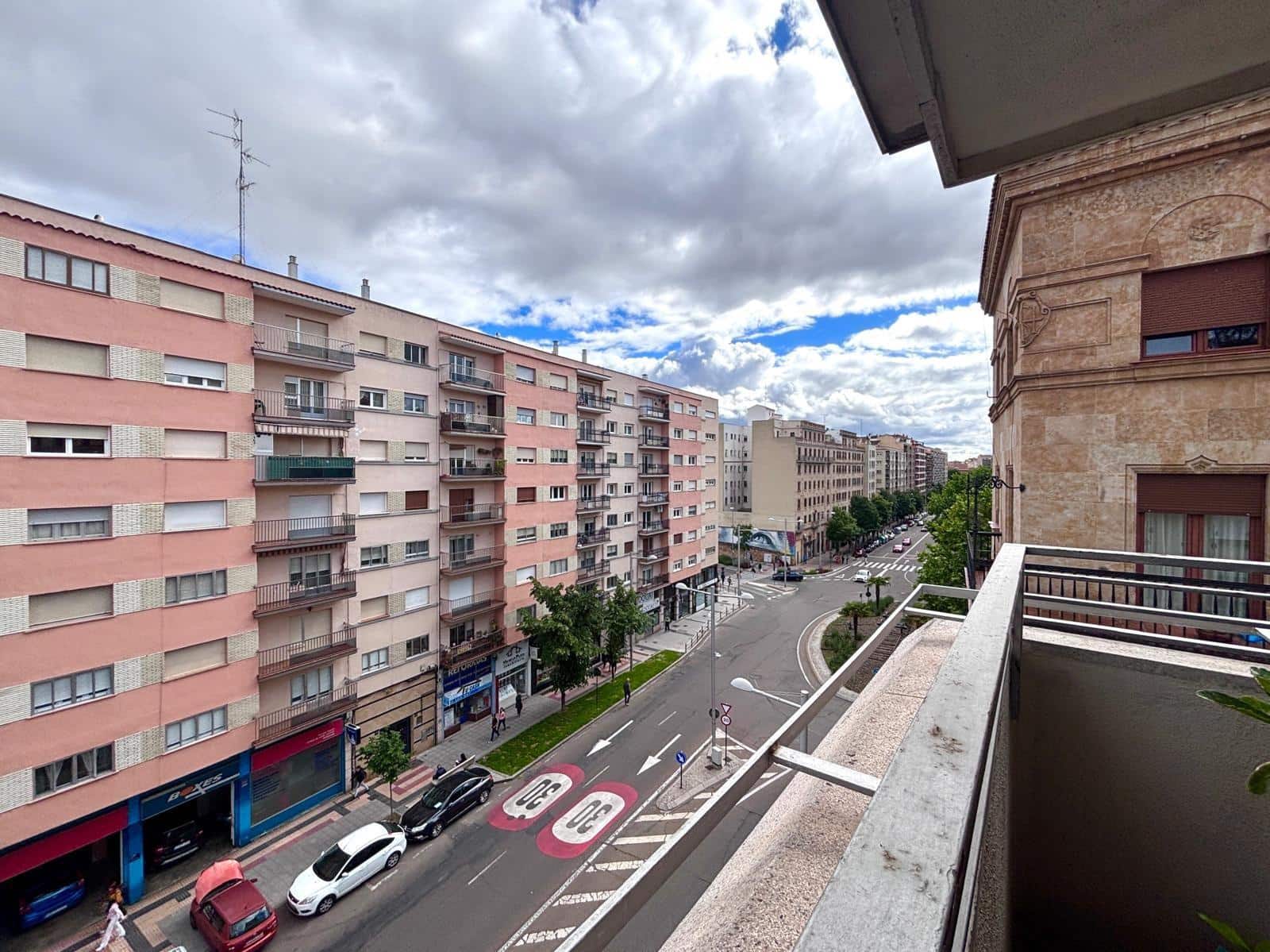 5 bedroom Penthouse for sale in Salamanca city with garage - € 475,000 (Ref: 9836689)