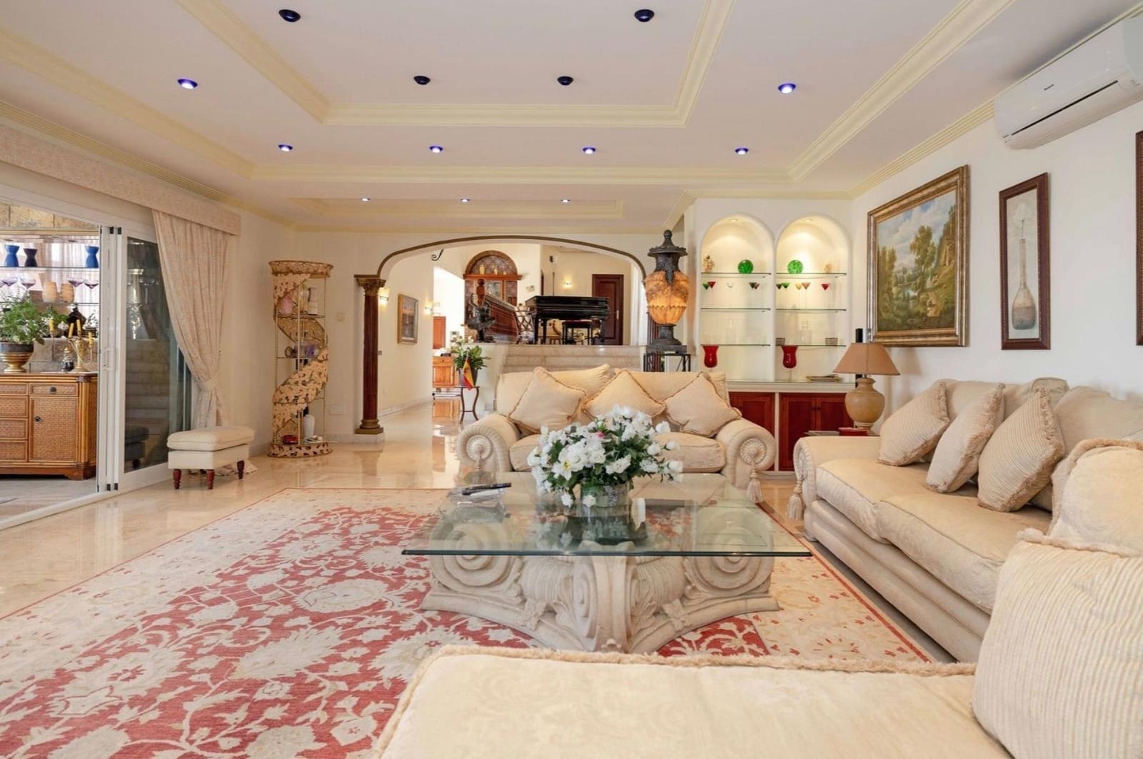 10 bedroom Villa for sale in Benalmadena with pool garage - € 2,195,000 (Ref: 9846268)