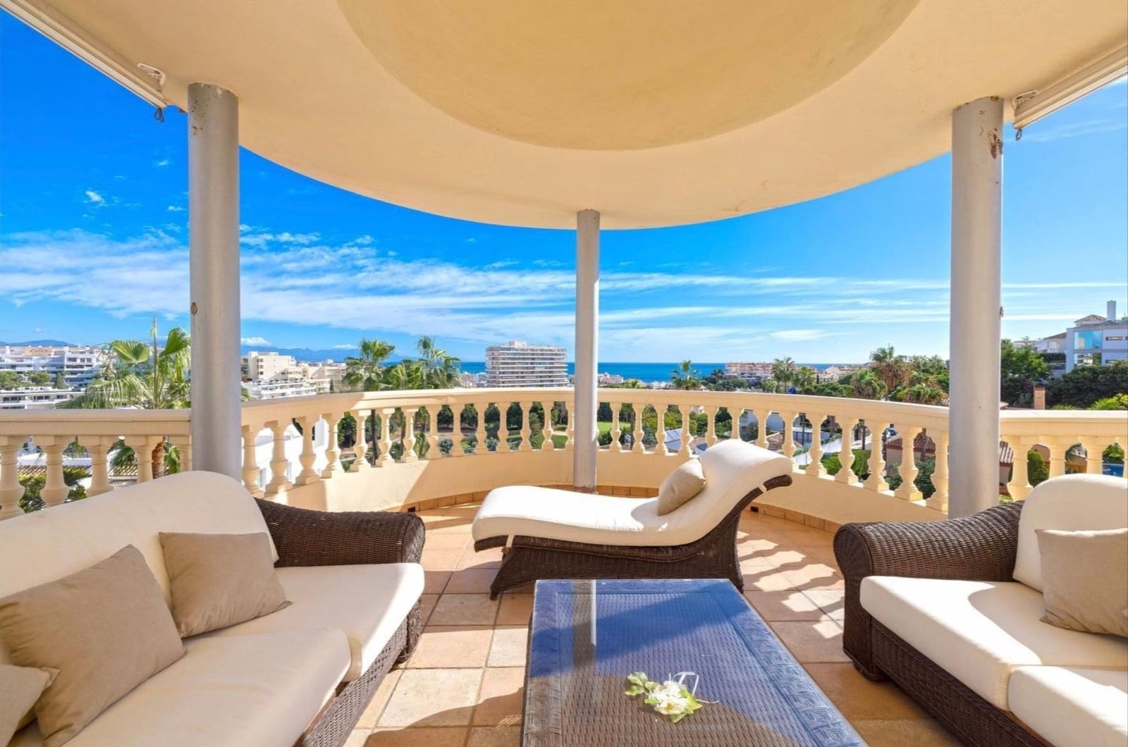 10 bedroom Villa for sale in Benalmadena with pool garage - € 2,195,000 (Ref: 9846268)