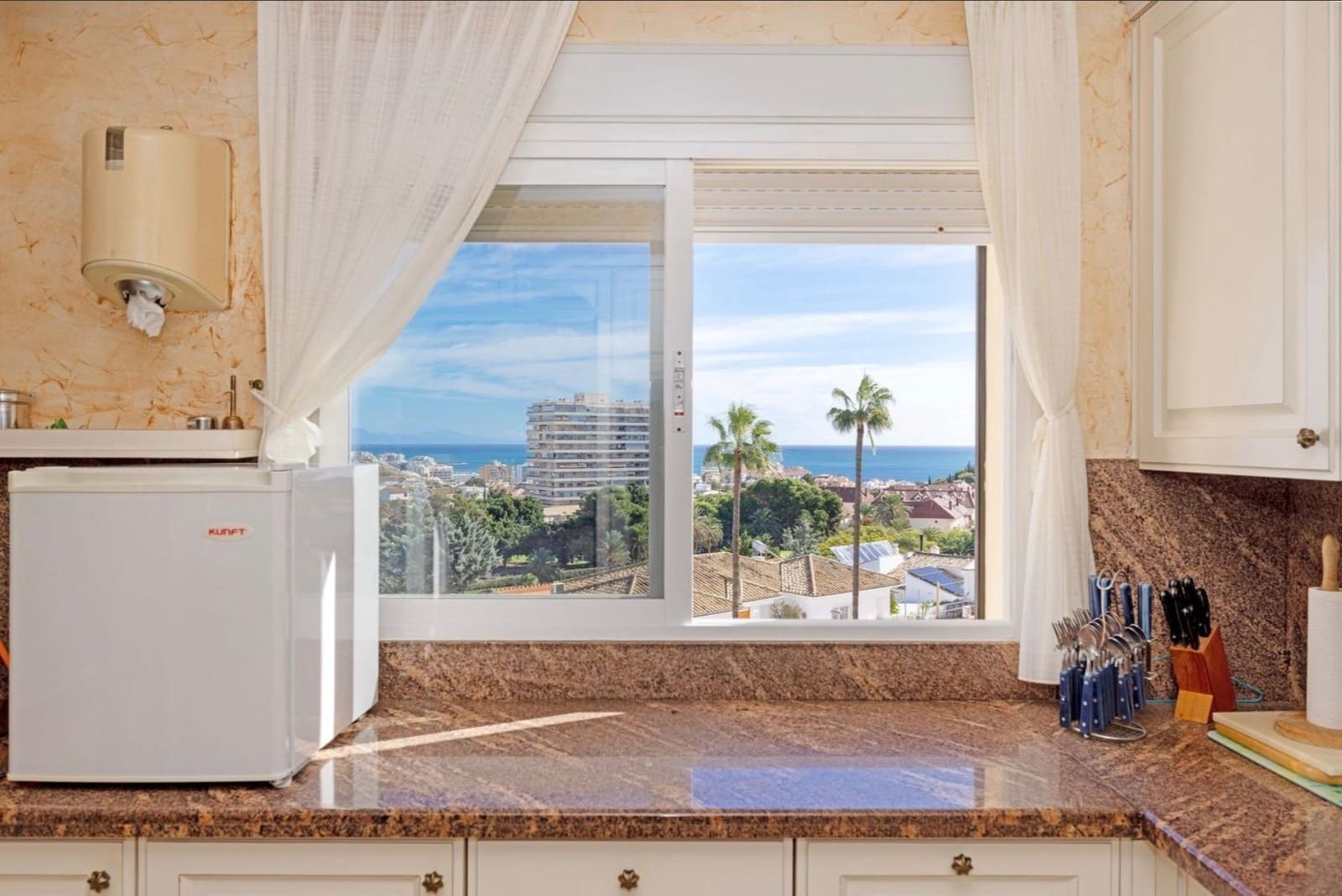 10 bedroom Villa for sale in Benalmadena with pool garage - € 2,195,000 (Ref: 9846268)