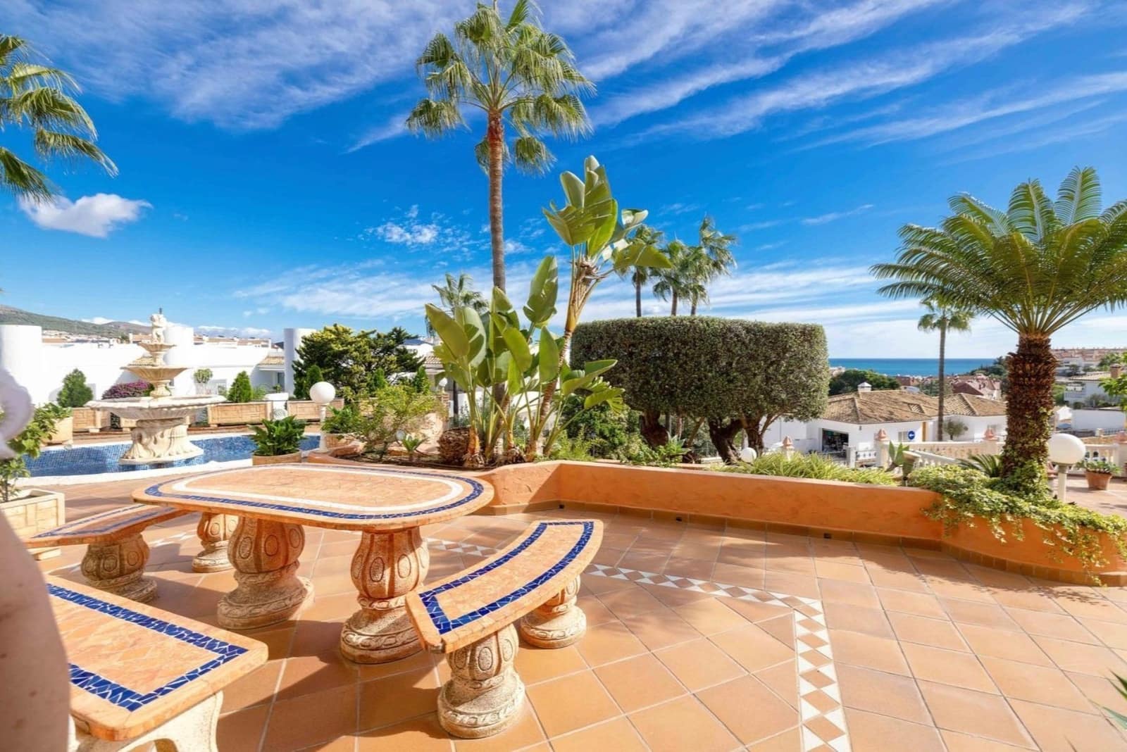10 bedroom Villa for sale in Benalmadena with pool garage - € 2,195,000 (Ref: 9846268)