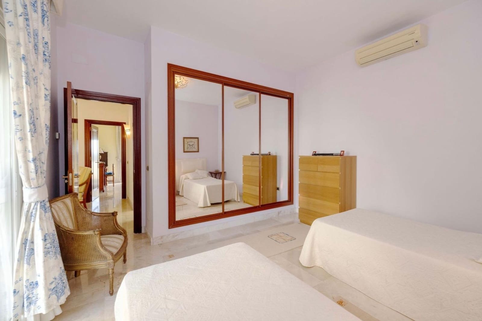 10 bedroom Villa for sale in Benalmadena with pool garage - € 2,195,000 (Ref: 9846268)