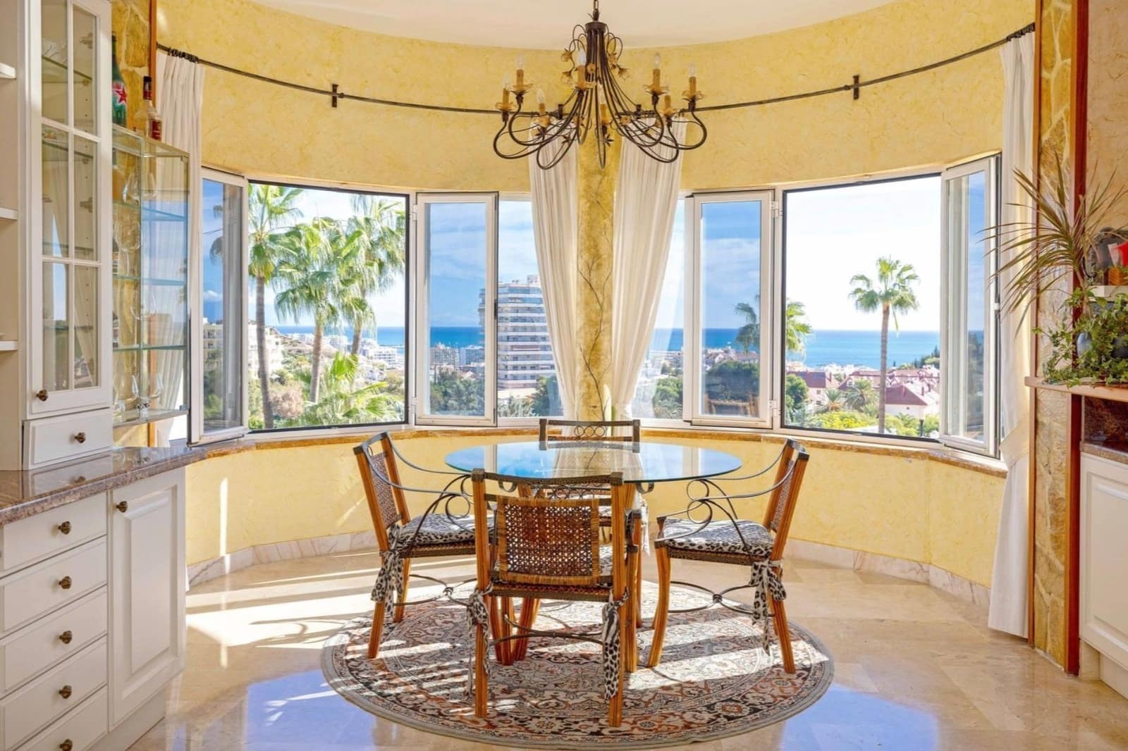10 bedroom Villa for sale in Benalmadena with pool garage - € 2,195,000 (Ref: 9846268)