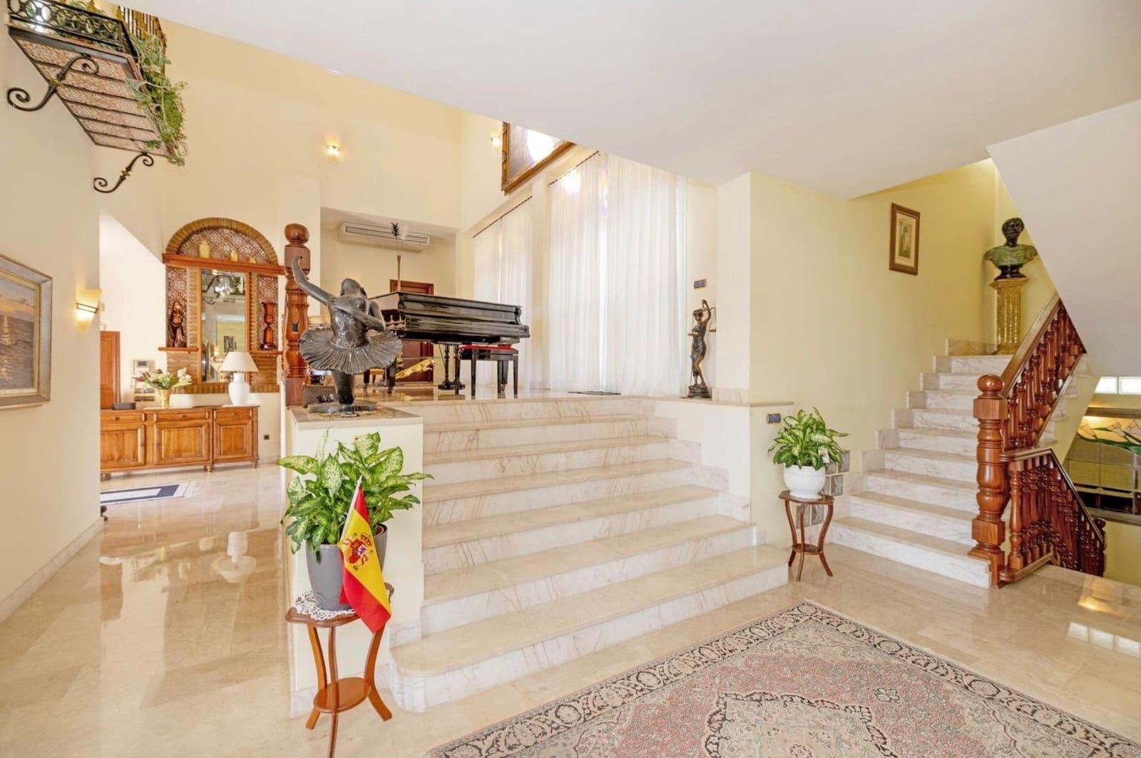 10 bedroom Villa for sale in Benalmadena with pool garage - € 2,195,000 (Ref: 9846268)