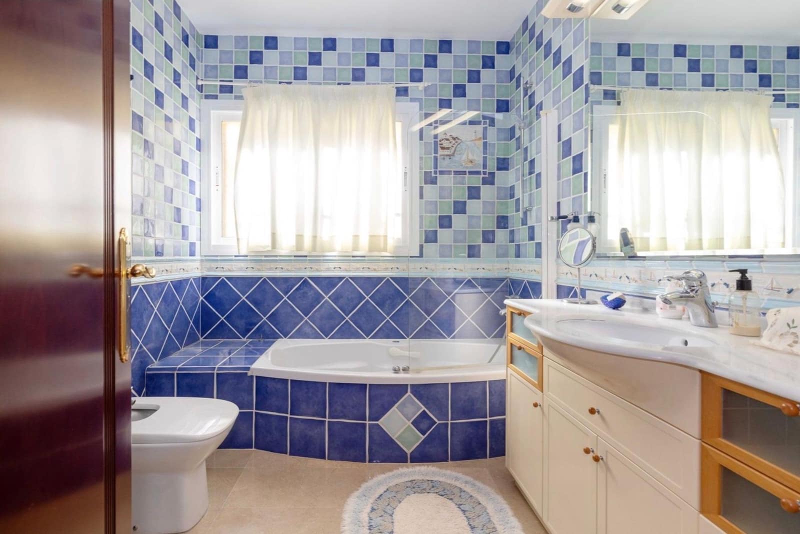 10 bedroom Villa for sale in Benalmadena with pool garage - € 2,195,000 (Ref: 9846268)