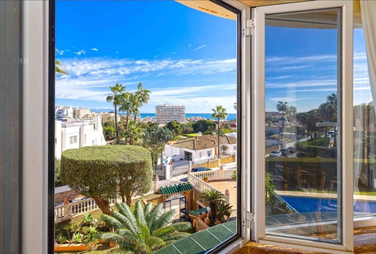 10 bedroom Villa for sale in Benalmadena with pool garage - € 2,195,000 (Ref: 9846268)