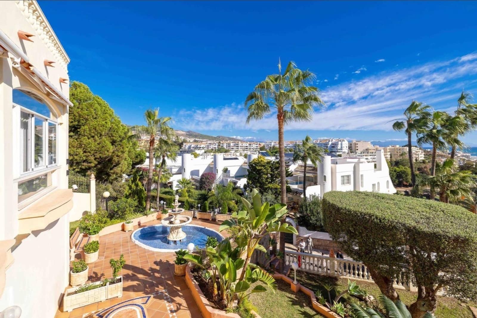 10 bedroom Villa for sale in Benalmadena with pool garage - € 2,195,000 (Ref: 9846268)