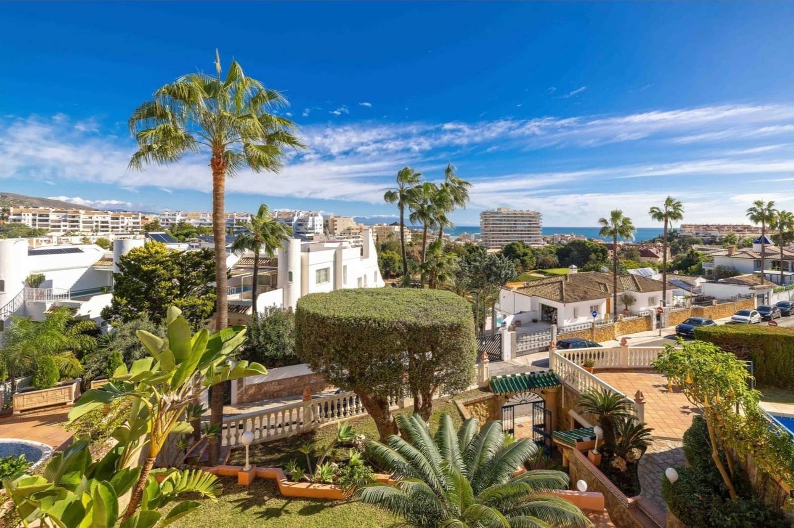10 bedroom Villa for sale in Benalmadena with pool garage - € 2,195,000 (Ref: 9846268)