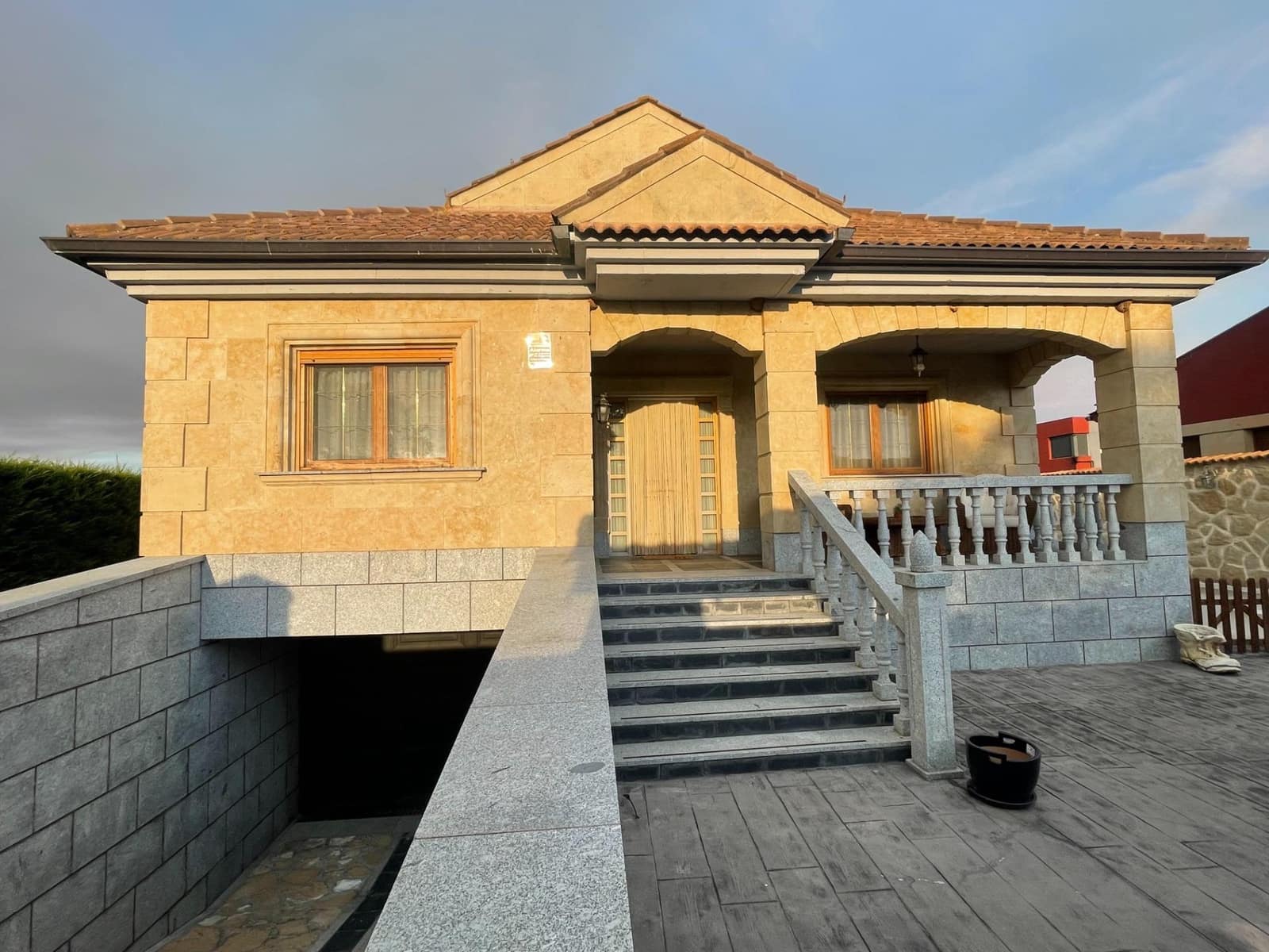 4 bedroom Villa for sale in Carrascal de Barregas with pool garage - € 366,900 (Ref: 9846270)