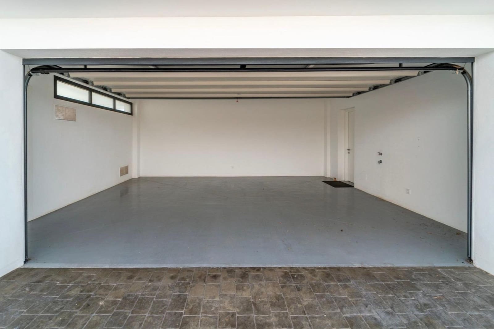 4 bedroom Villa for sale in Benalmadena with pool garage - € 1,599,000 (Ref: 9861897)