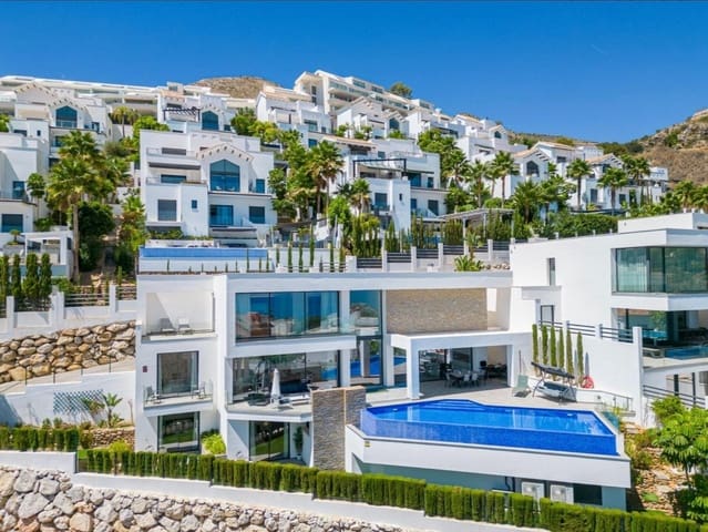 4 sypialnia Willa na sprzedaż w Benalmádena z basenem garażem - 1 599 000 € (Ref: 9861897)