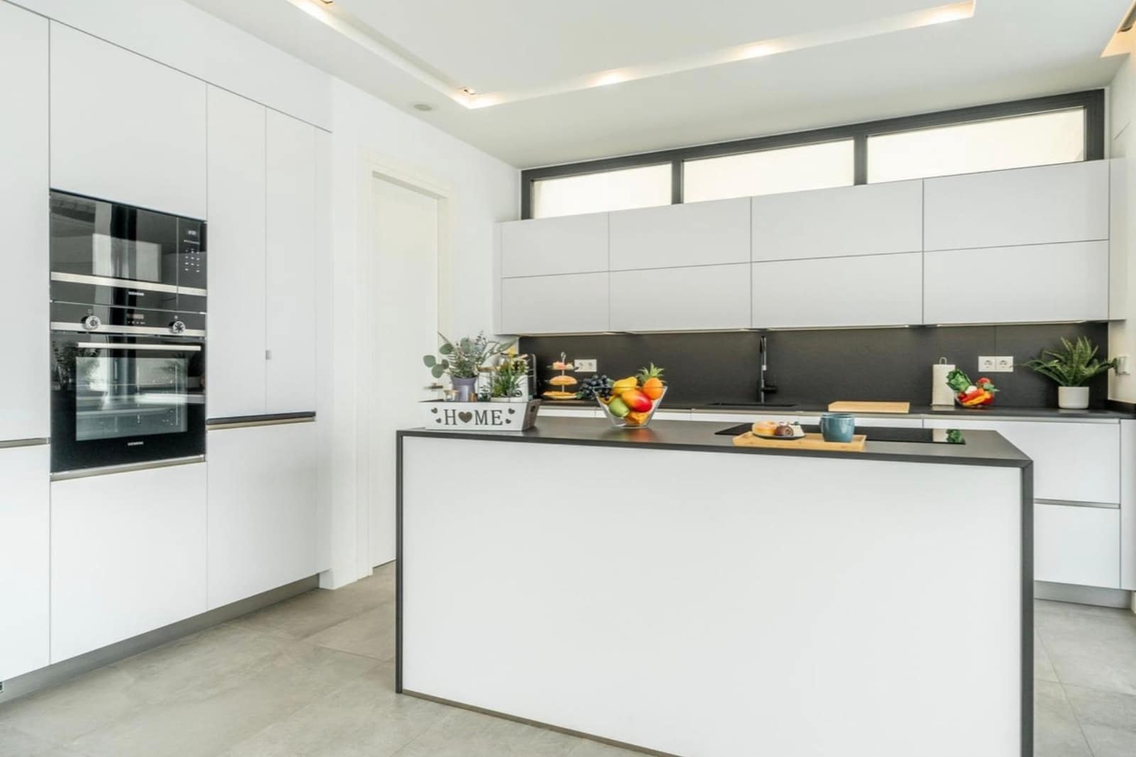 4 bedroom Villa for sale in Benalmadena with pool garage - € 1,599,000 (Ref: 9861897)
