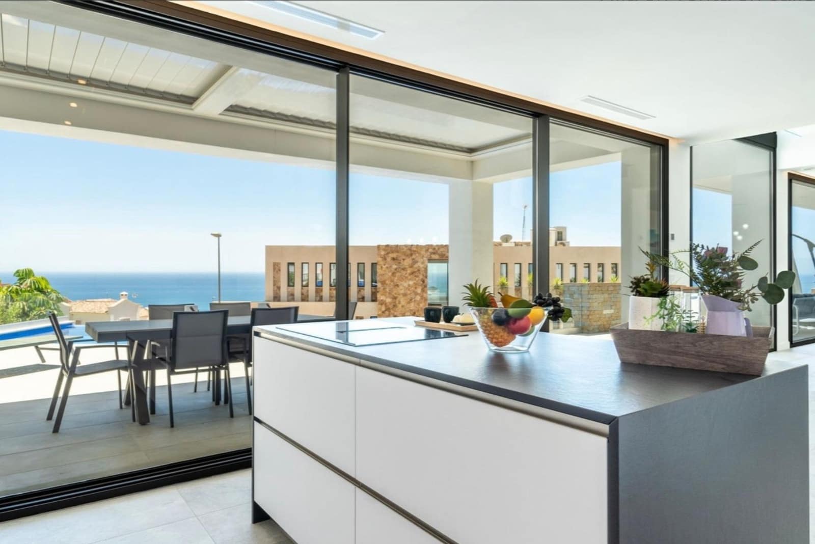 4 bedroom Villa for sale in Benalmadena with pool garage - € 1,599,000 (Ref: 9861897)