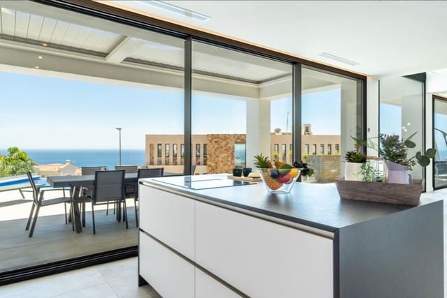 4 sypialnia Willa na sprzedaż w Benalmádena z basenem garażem - 1 599 000 € (Ref: 9861897)