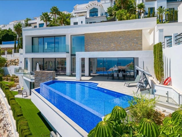 4 sypialnia Willa na sprzedaż w Benalmádena z basenem garażem - 1 599 000 € (Ref: 9861897)