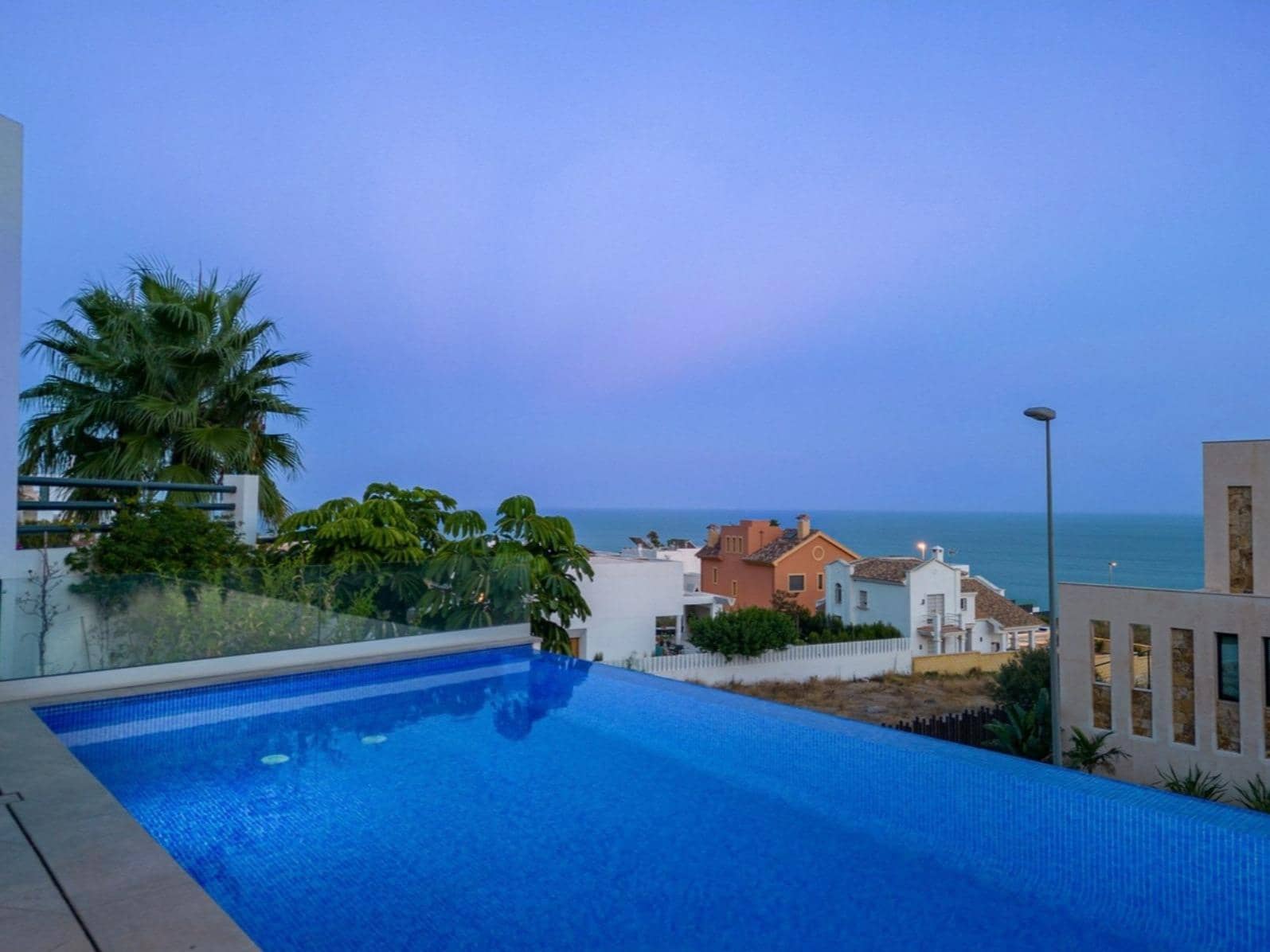 4 bedroom Villa for sale in Benalmadena with pool garage - € 1,599,000 (Ref: 9861897)
