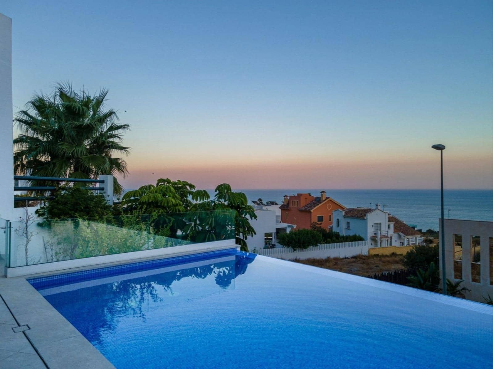 4 bedroom Villa for sale in Benalmadena with pool garage - € 1,599,000 (Ref: 9861897)