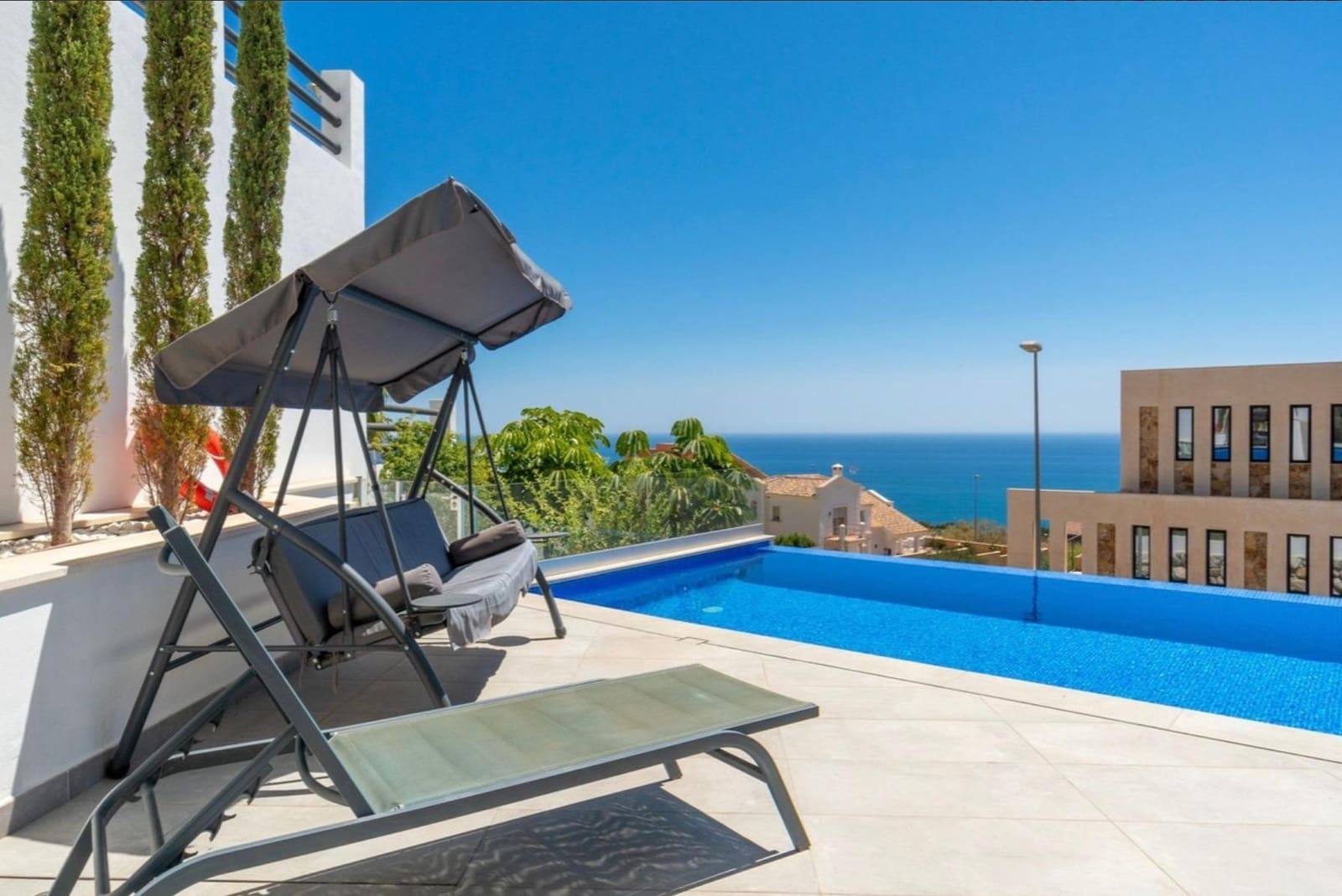 4 bedroom Villa for sale in Benalmadena with pool garage - € 1,599,000 (Ref: 9861897)