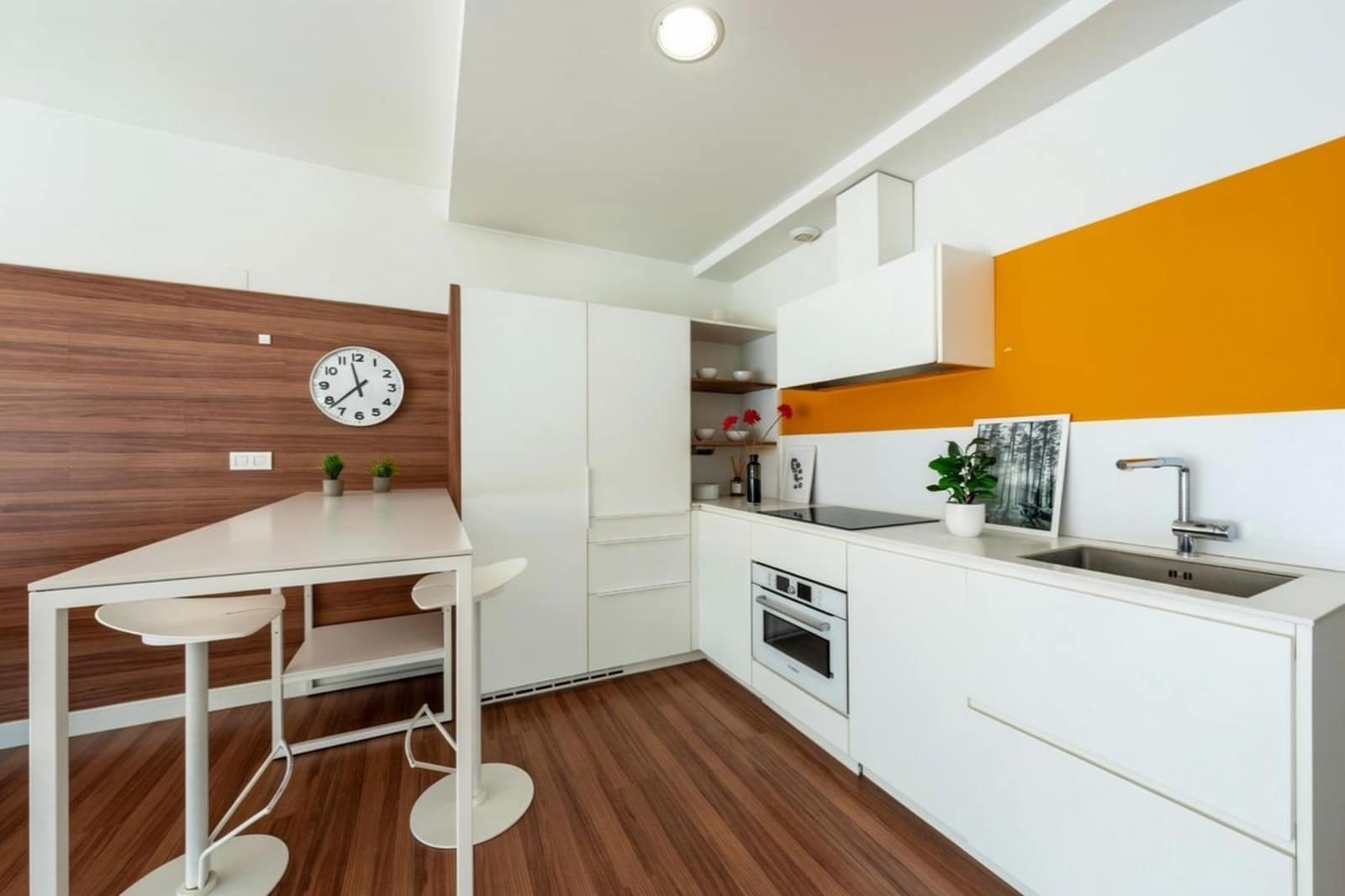 2 bedroom Flat for sale in Marbella - € 750,000 (Ref: 9913203)