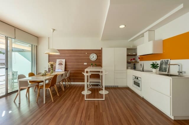 2 sovrum Lägenhet till salu i Marbella - 750 000 € (Ref: 9913203)
