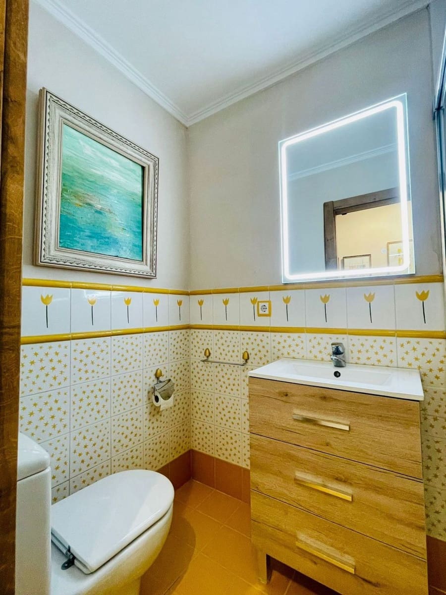 5 bedroom Villa for sale in Galindo y Perahuy with pool garage - € 397,000 (Ref: 9924641)