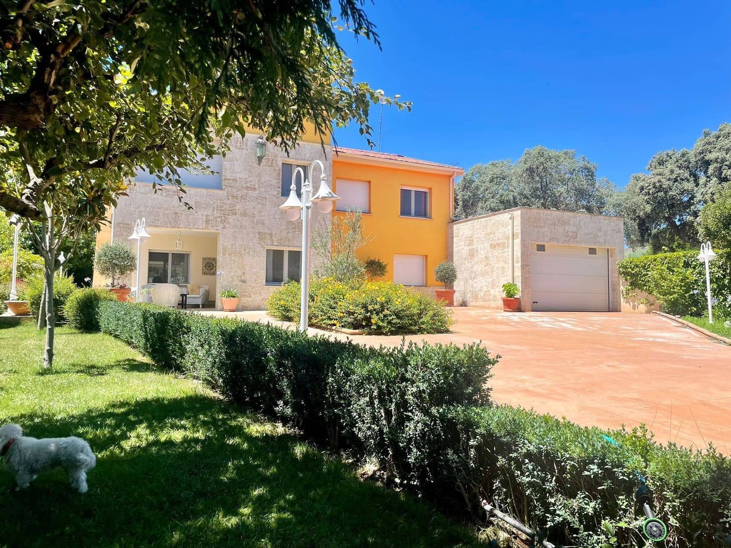 5 bedroom Villa for sale in Galindo y Perahuy with pool garage - € 397,000 (Ref: 9924641)