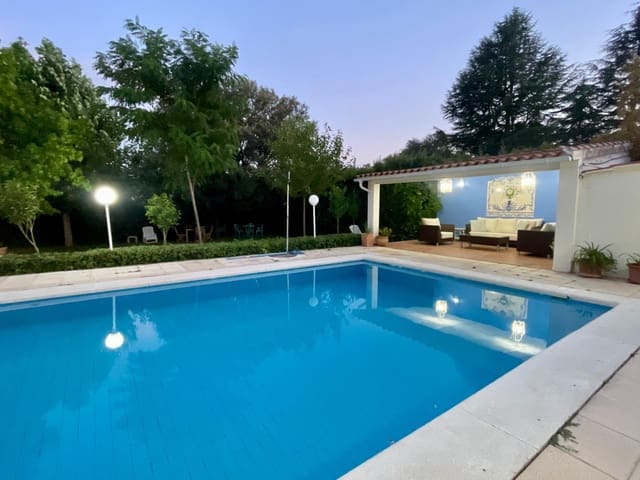 5 bedroom Villa for sale in Galindo y Perahuy with pool garage - € 397,000 (Ref: 9924641)