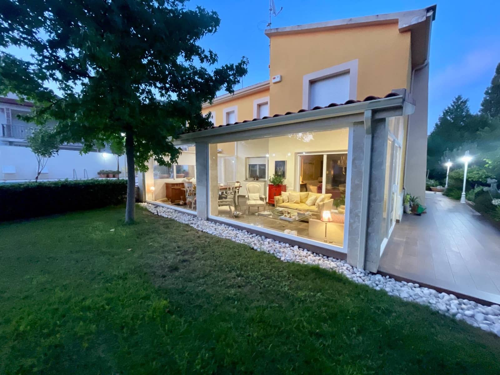 5 bedroom Villa for sale in Galindo y Perahuy with pool garage - € 397,000 (Ref: 9924641)