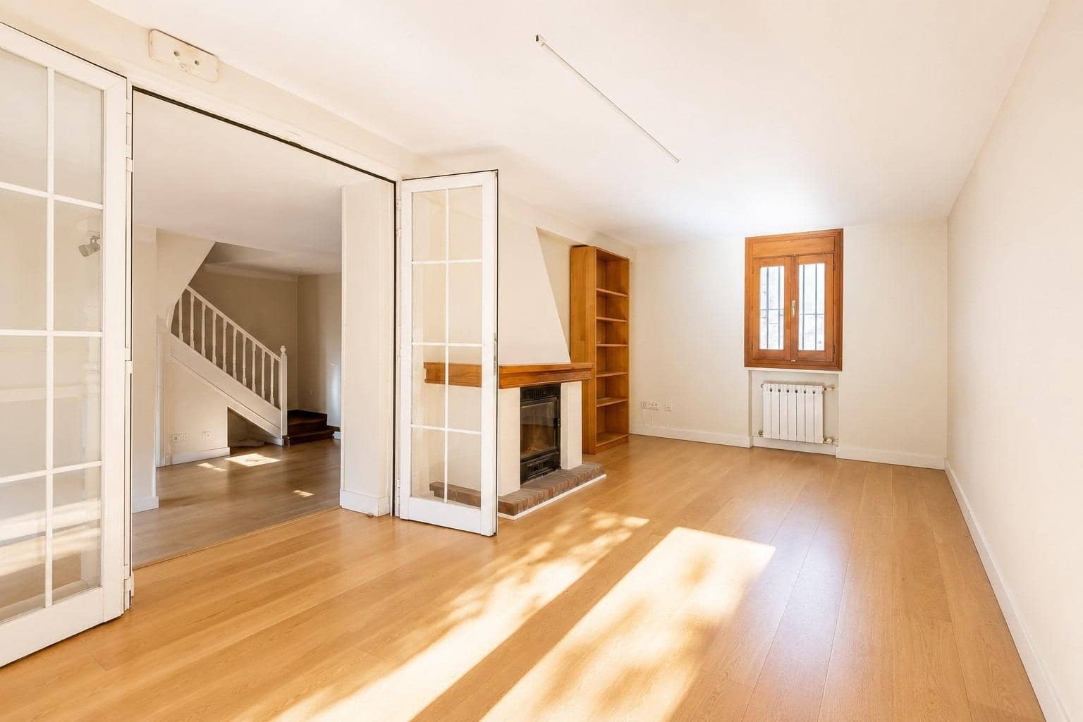 4 bedroom Villa for sale in Madrid city with garage - € 2,125,000 (Ref: 9929439)