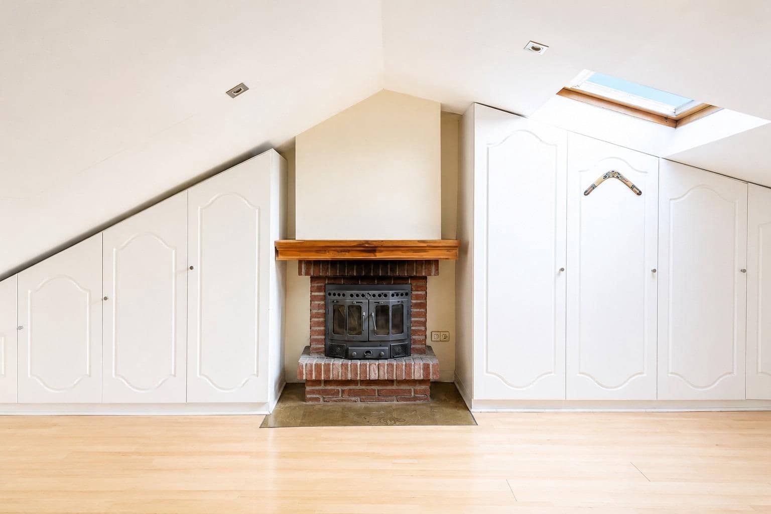 4 bedroom Villa for sale in Madrid city with garage - € 2,125,000 (Ref: 9929439)